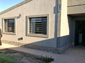Casa · 169m² · 5 Ambientes · 2 Cocheras · Venta Casa 3 Dorm. en Distrito 30 - Cipolletti.