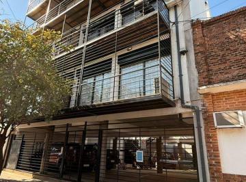 Departamento · 37m² · 3 Ambientes · 1 Cochera · Triplex con Cochera. Balcón a La Calle. Zona Centro