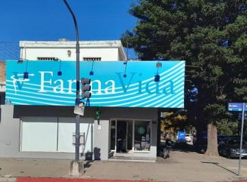 Local comercial · 215m² · En Venta Local + Dpto Bv Italia y Nac. Unidas V. Maria