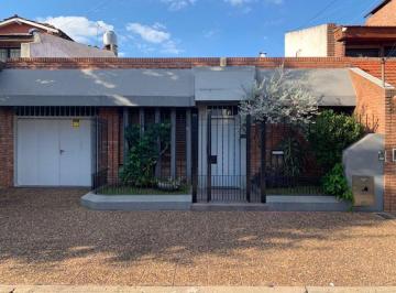Casa · 160m² · 4 Ambientes · 1 Cochera · Venta Casa de 4 Ambientes