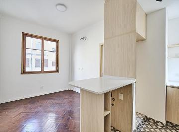 Departamento · 29m² · 2 Ambientes · Luminoso Dos Ambientes Al Contrafrente. Reciclado. Living Comedor, un Dormitorio con Placard