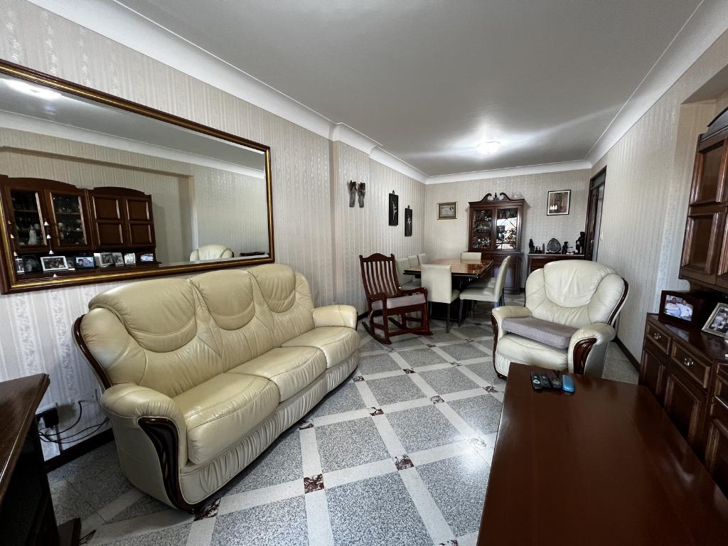 Departamento 4 amb en Venta! H. Yrigoyen 1500, 6° piso. Apto Crédito.