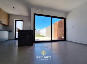 Casa · 105m² · 3 Ambientes · 4 Cocheras · Docta Dùplex 3 Dorm. en Venta