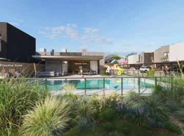 Casa · 110m² · 4 Ambientes · 3 Cocheras · Vebta Casa Estilo Dúplex en Dakota (Nobu Town) en Pozo