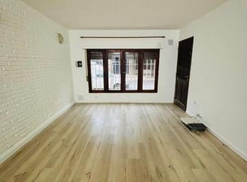 Casa de 3 ambientes, Rosario · Casa en Venta - 2 Dorm.. Cochera