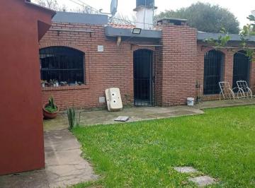 Casa de 3 ambientes, Granadero Baigorria · Casa de 2 Dorm en Esquina, Dpto y Cochera con Ingresos Independiente