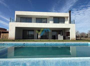Casa · 310m² · 6 Ambientes · 2 Cocheras · Casa en Venta en El Cantón Golf Laguna, El Cantón, Escobar