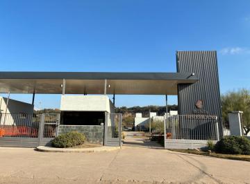Casa · 150m² · 5 Ambientes · 2 Cocheras · Duplex con 250 m² y 3 Habitaciones en Alquiler en Housing Punta Belgrano en Villa Belgrano