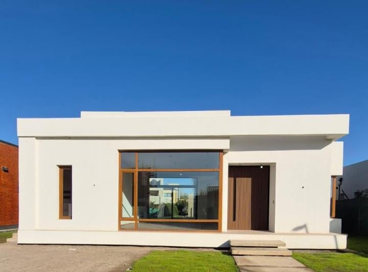 Casa · 165m² · 4 Ambientes · 2 Cocheras