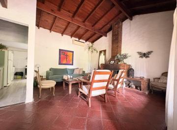Casa · 127m² · 5 Ambientes · 2 Cocheras · Increible Casa en Venta Barrio Parque Exaltación. 3000 m² de Parque. 4 Dorm.. Piscina