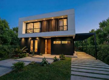 Casa · 252m² · 6 Ambientes · 2 Cocheras · Casa en Venta en Castaños, Nordelta, Tigre