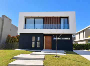 Casa · 252m² · 6 Ambientes · 2 Cocheras · Casa en Venta en Castaños, Nordelta, Tigre