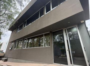 Bodega-Galpón de 5 ambientes, Godoy Cruz · Rt Bienes Raíces Alquila Inmejorable Galpón
