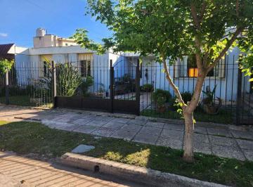 Casa · 105m² · 6 Ambientes · 1 Cochera · Venta Casa Arguello Norte 4 Dorm. (Uocra)