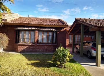 Casa · 150000m² · 5 Ambientes · 1 Cochera · Casa en Godoy Cruz