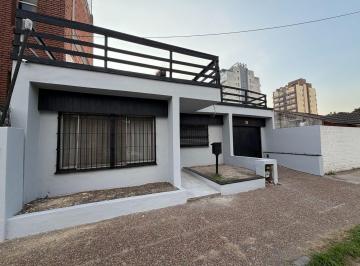 Casa · 98m² · 3 Ambientes · 1 Cochera · Casa Céntrica en Alquiler en Escobar - ID 5847