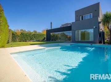 Casa · 249m² · 6 Ambientes · 4 Cocheras · Venta Casa 6 Amb Jardin y Pileta Manzanares Chico