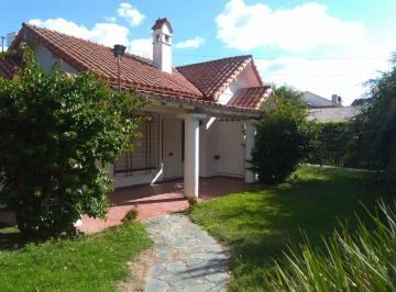 Casa · 600m² · 3 Ambientes · Azcuenaga 8405
