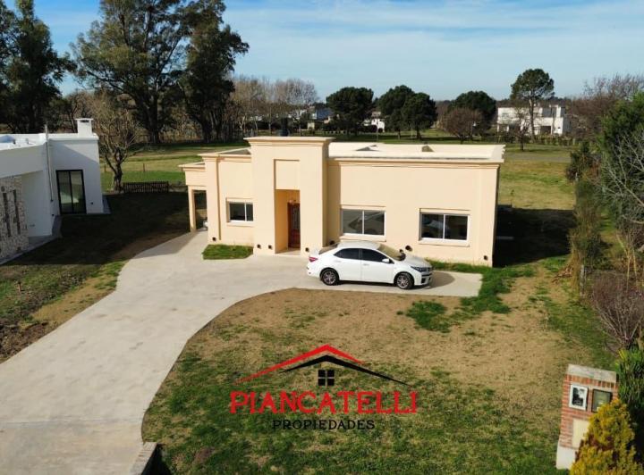 Casa · 151m² · 4 Ambientes · 1 Cochera