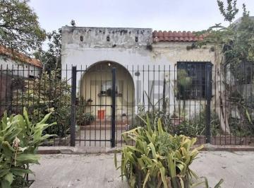 Casa · 90m² · 3 Ambientes · Venta de Casa a Reciclar, Barrio Ypf Ensenada.