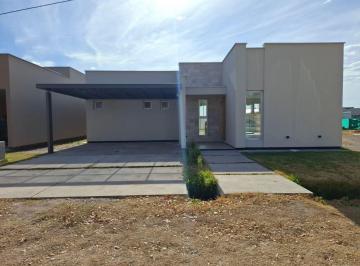 Casa de 4 ambientes, Las Paredes · Moderna Casa a Estrenar en Venta 3 Dorm.