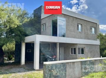 Casa · 132m² · 4 Dormitorios · 1 Cochera · Venta - El Mejor Precio por Metro Cuadrado - Carpintería San Luis