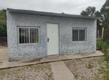 Casa · 42m² · 3 Ambientes · 1 Cochera · Alquiler de Casa con 2 Dorm. en Suarez