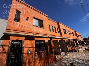 Casa · 70m² · 3 Ambientes · 1 Cochera · Casa - Burzaco