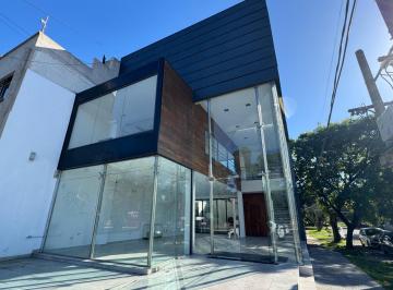 Local comercial · 270m² · Local en Alquiler en Gonnet - Sobre Camino Centenario