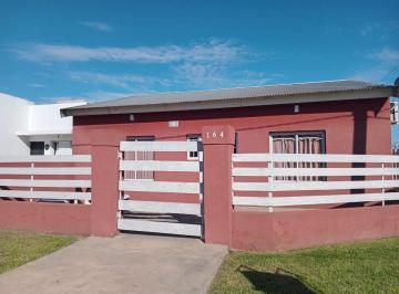 Casa · 84m² · 3 Ambientes · 1 Cochera · Casa de Dos Dorm. con Pileta en Murphy