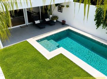Casa · 158m² · 3 Ambientes · 2 Cocheras · Casa en Cerro de Las Rosas