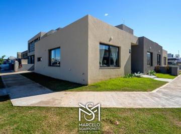 Casa · 90m² · 3 Ambientes · 1 Cochera · Colinas de Manantiales II – Dúplex en 1 Planta