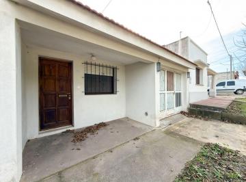 Casa · 160m² · 5 Ambientes · 1 Cochera · Venta de Casa 2 Dorm. Villa Cacique