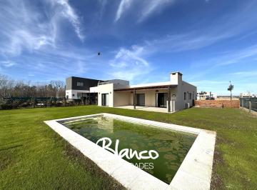 Casa · 180m² · 4 Ambientes · 1 Cochera · Casa en Alquiler en Puertos, Barrio Nativas, Escobar, G. B. a. Zona Norte