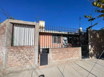 Casa · 52m² · 6 Ambientes · 1 Cochera · Casa a Reciclar, Barrio Grafico Godoy Cruz