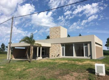Casa de 4 ambientes, Libertador San Martín · Exclusiva Propiedad Club de Campo