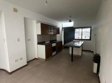 Casa · 75m² · 6 Ambientes · 1 Cochera · Casa en Marquez de Sobremonte