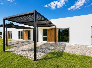 Casa · 50m² · 3 Ambientes · 1 Cochera · Casa de 2 Dorm. a Estrenar en Venta y Alquiler en Colonia del Sacramento