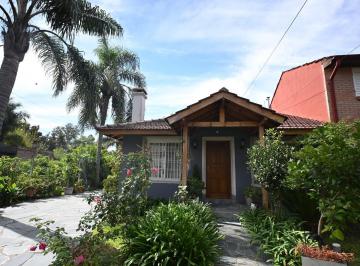 Fachada de la casa · Casa Venta 4 Ambientes Pilar