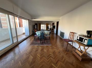 Departamento · 151m² · 4 Dormitorios · 1 Cochera · Departamento en Centro 4 Dorm. + Cochera