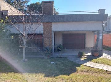 Casa · 200m² · 5 Ambientes · 6 Cocheras · Venta Casa Cinco Ambientes en Los Polvorines