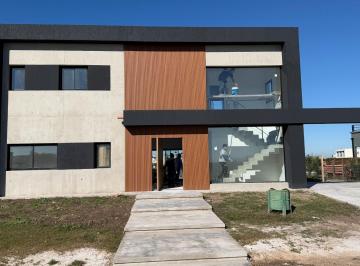 Casa · 290m² · 5 Ambientes · 5 Cocheras · Casa en Venta San Sebastian - Area7