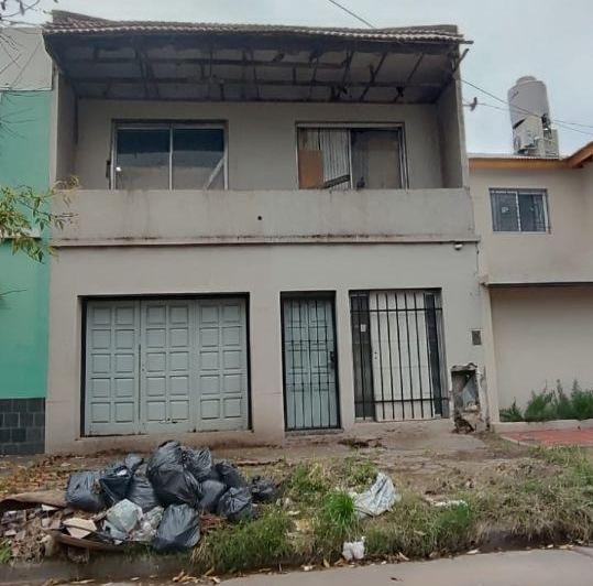 Casa · 100m² · 3 Ambientes · 1 Cochera