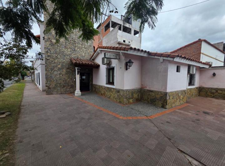 Hotel · 290m² · 12 Ambientes · 3 Cocheras
