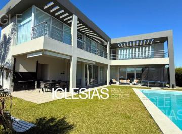 Casa · 305m² · 7 Ambientes · 2 Cocheras · Casa Al Lago en Alquiler Temporario en Los Lagos, Nordelta