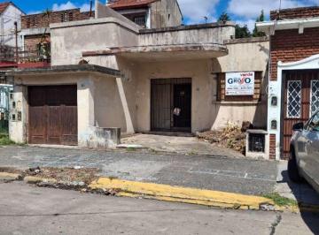 Casa de 3 ambientes, La Matanza · Lote o Casa a Reciclar en Excelente Zona de Ramos Mejía