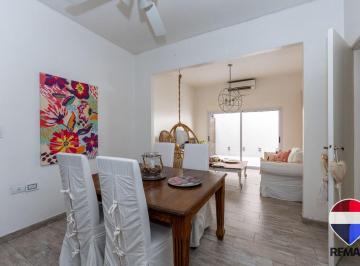 PH · 68m² · 3 Ambientes · PH en Venta con Terraza Propia en Parque Chacabuco