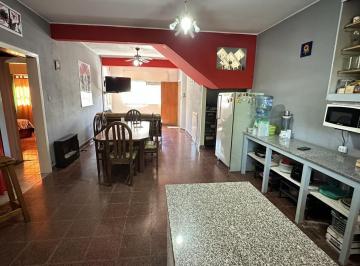 Casa · 200m² · 5 Ambientes · 2 Cocheras · Venta Casa 5 Ambientes Virrey del Pino, Jardin, Parrilla, Garage