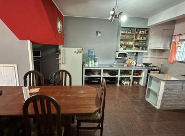 Casa · 200m² · 5 Ambientes · 2 Cocheras · Venta Casa 5 Ambientes Virrey del Pino, Jardin, Parrilla, Garage