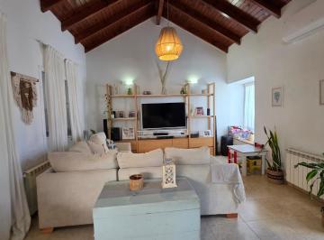 Casa · 561m² · 8 Ambientes · 3 Cocheras · Casa en Alquiler